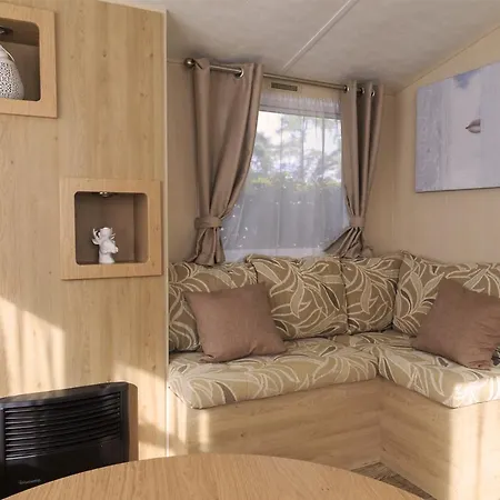 Droomparkchalet Met Overdekt Tuinspeelhuis! בקתה